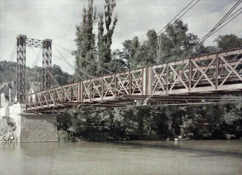 Az új híd Pommiers-ben az Aisne felett, Franciaország, 1917 (autokróm)